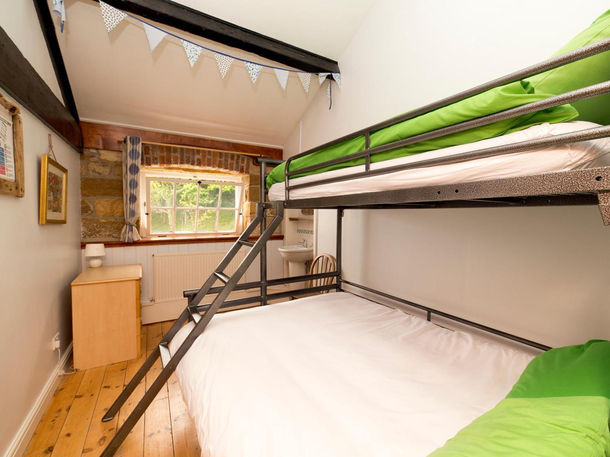 Yha Boggle Hole Hostel Fylingthorpe Exterior photo