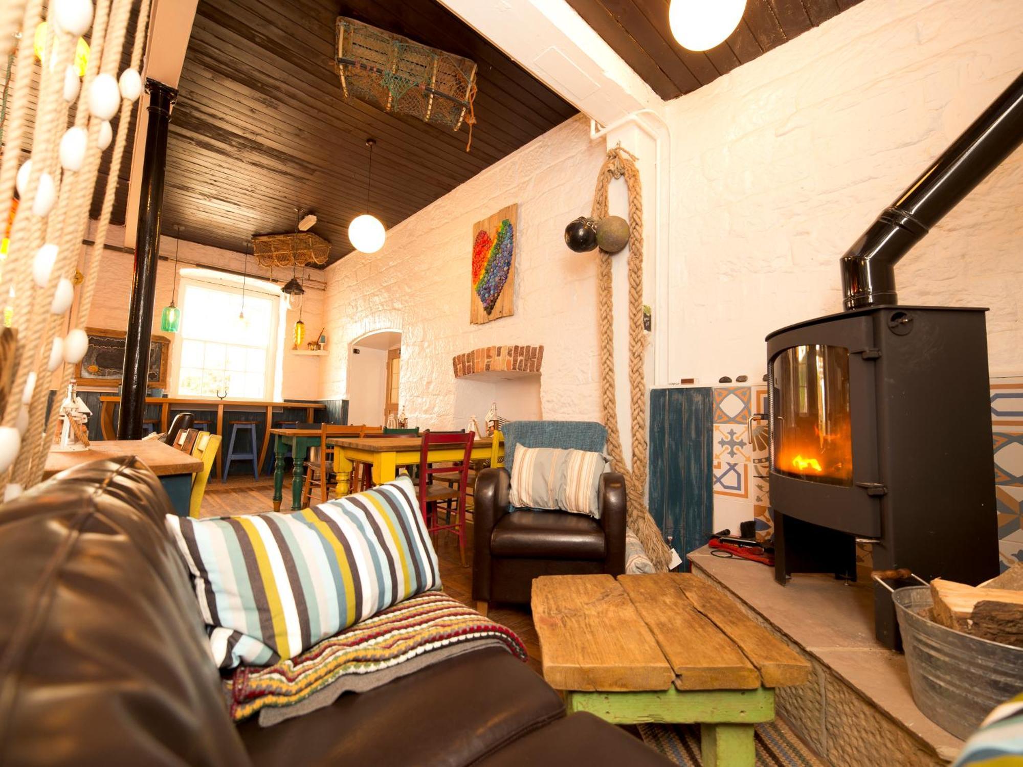 Yha Boggle Hole Hostel Fylingthorpe Exterior photo
